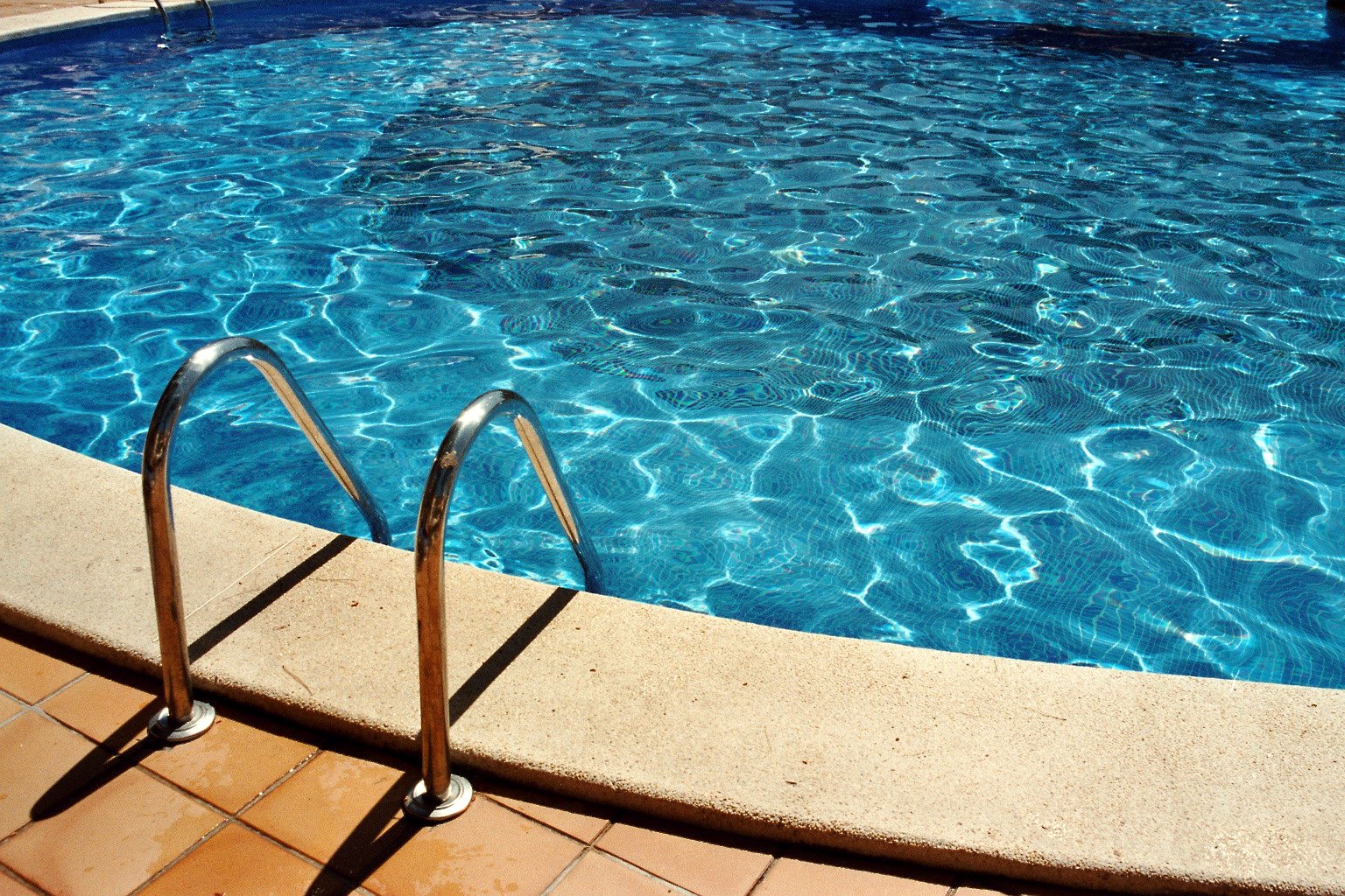 Como manter uma piscina desmontável - Peças de reposição para piscinas