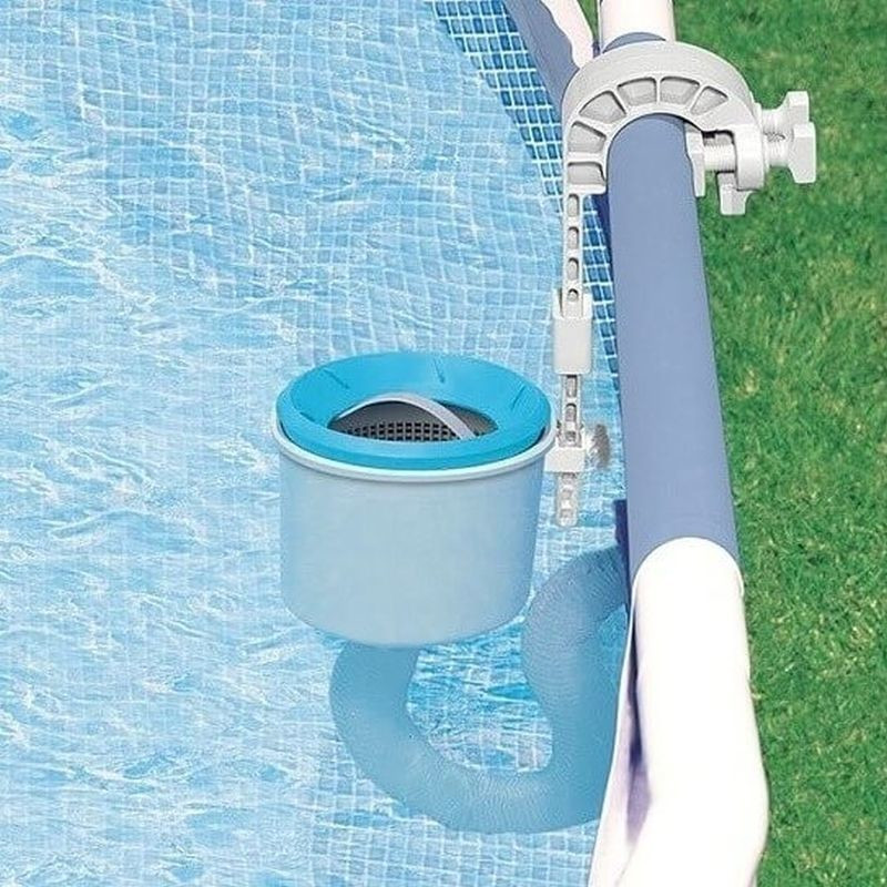 O que é um skimmer de piscina